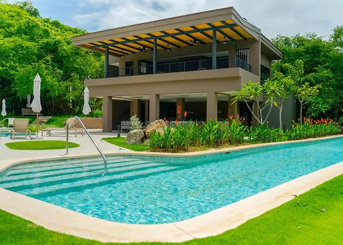 Сasa de vacaciones With Terrace + Pool Viiew In Playas Del Coco | Naumi N511