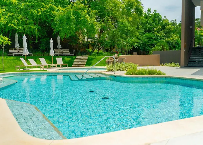 Сasa de vacaciones With Terrace + Pool Viiew In Playas Del Coco | Naumi N511